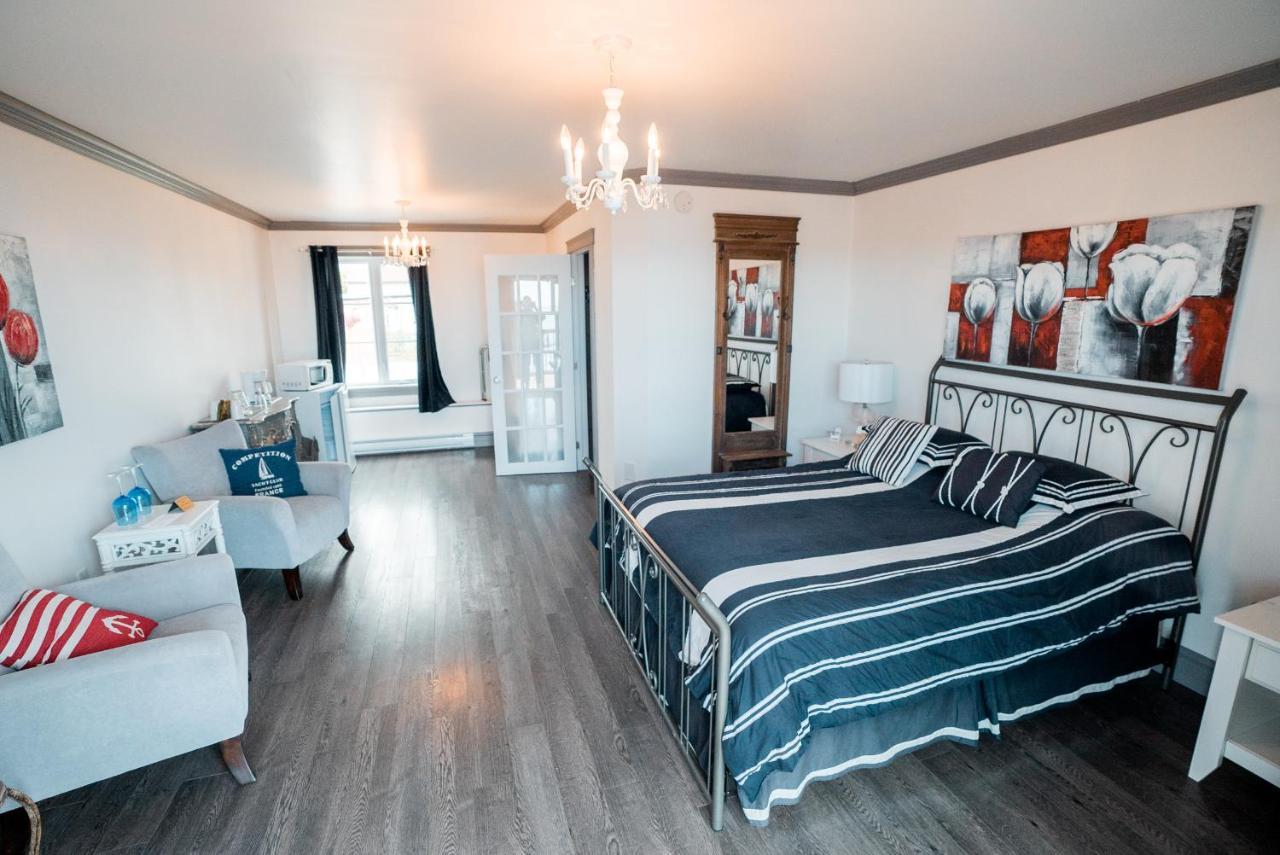 Auberge Du Vieux Faubourg Sainte Anne-des-Chênes Екстериор снимка